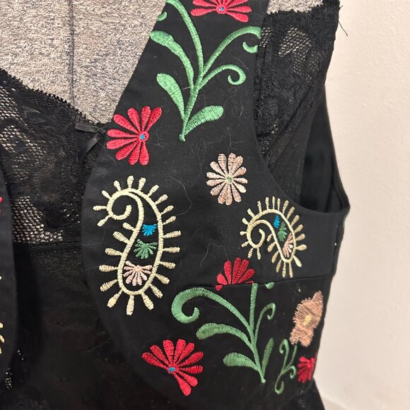 Lane Bryant embroidered vest, size 14 - Picture 3 of 4